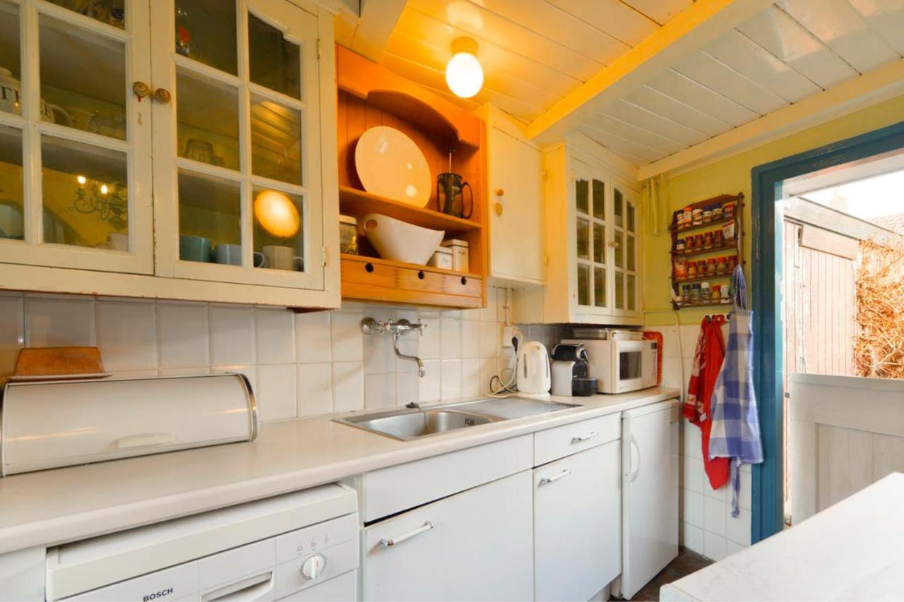 Rustic Retreat: Fireplace, Bbq, + Forest Access Burgh-Haamstede Exterior foto